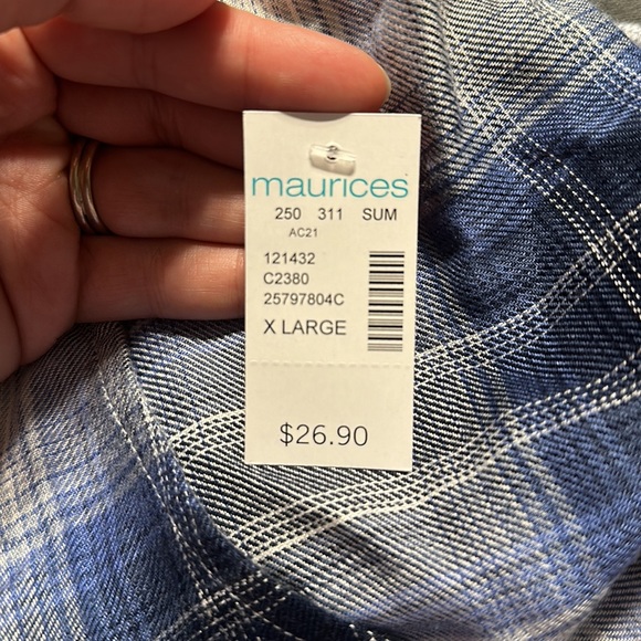 New with tags- Maurice’s plaid shirt sleeve button blouse - Picture 3 of 3